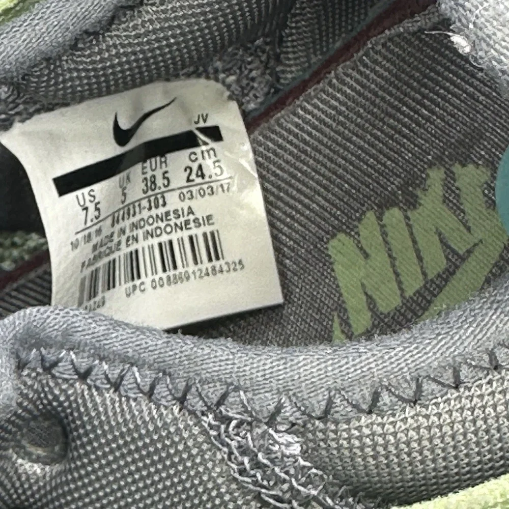 Nike Roche Two Running Trainers Green Fresh Mint Cool Grey White 303 Women's 7.5